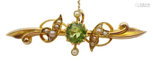 Edwardian gold peridot and split seed pearl bar brooch stamp...