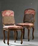 Deux chaises en bois mouluré et sculptéd'époque Louis XV À d...