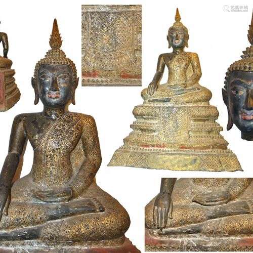 Important Bouddha en bronze laqué et doré assis dans la posi...