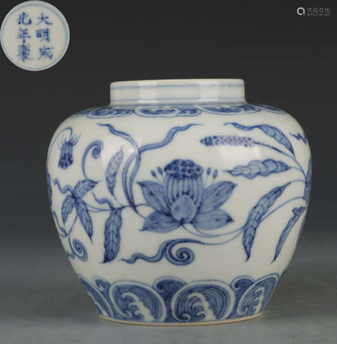 CHENGHUA MARK BLUE WHITE GLAZE FLOWER PATTERN JAR