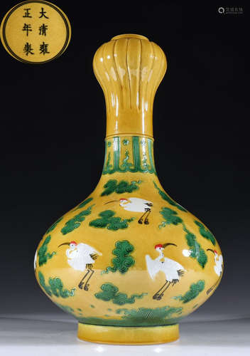 YELOLOW GLAZE CRANE PATTERN VASE