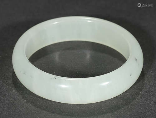 HETIAN JADE CRAVED BANGLE