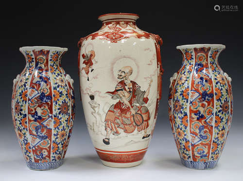 A pair of Japanese Imari porcelain vases, Meiji period, each...