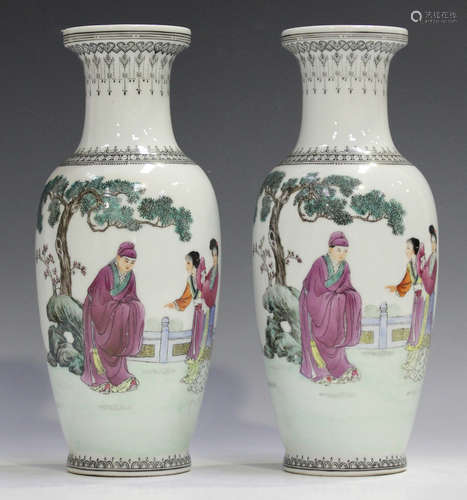 A pair of Chinese famille rose porcelain vases, Republic per...