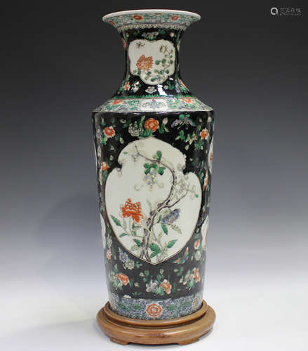 A Chinese famille verte porcelain vase, late Qing dynasty, o...