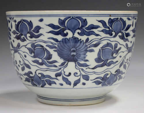 A Chinese blue and white porcelain bowl, Kangxi period, of s...