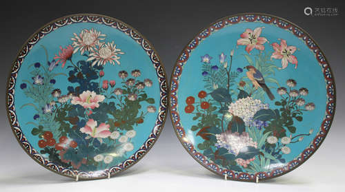 A near pair of Japanese cloisonné enamel circular dishes, Me...