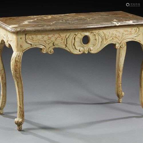 CONSOLE en noyer mouluré, sculpté et laqué gris ; …