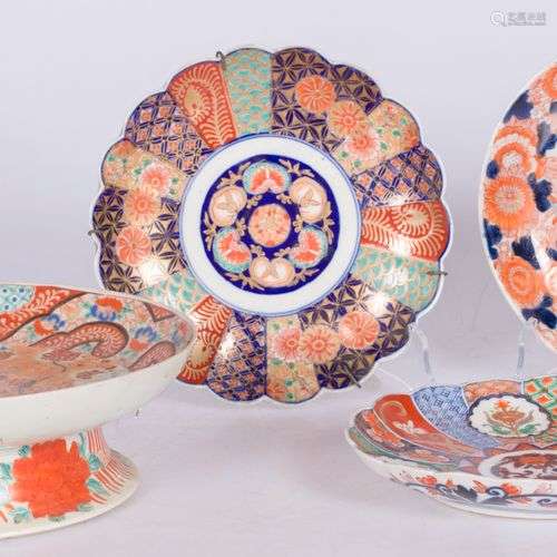 A lot of various porcelain items with Imari decoration, Japa...