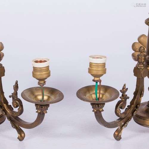 A set of (2) bronze wall lamps/ appliques, France, 20th cent...