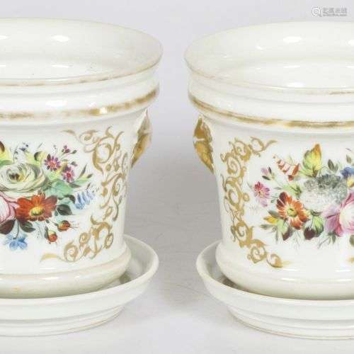 A lot of (2) porcelain cachepots with saucer, France, 19th c...