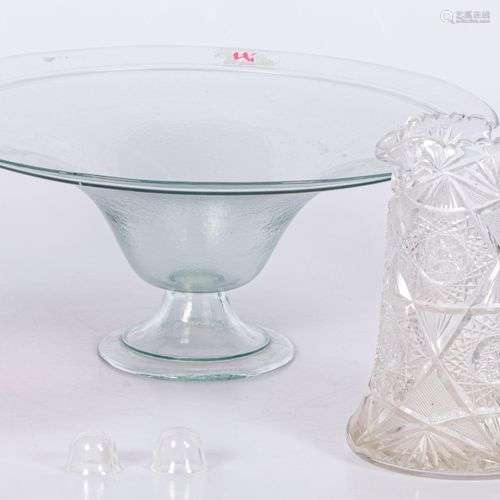 A lot of various glassware including a bowl and a coupe in B...