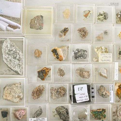 LOT MICRO MINERAUX (ENVIRON 50 PIECES)