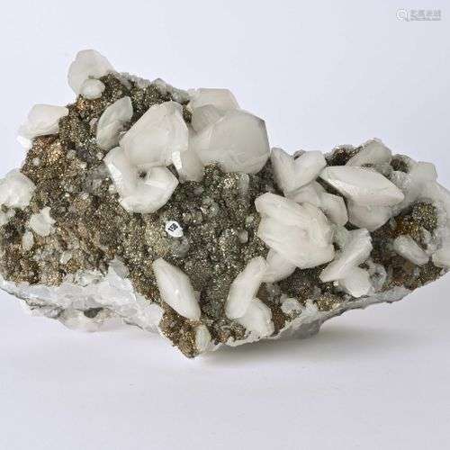 TRES BELLE ASSOCIATION PYRITE CALCITE MAROC (29cm)