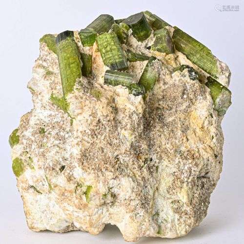 GRAND GROUPE TOURMALINE VERTE BRESIL (23cm)