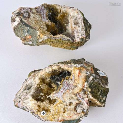 TRES BELLE GEODE QUARTZ ET GOETITE ASNI MAROC (16cm)