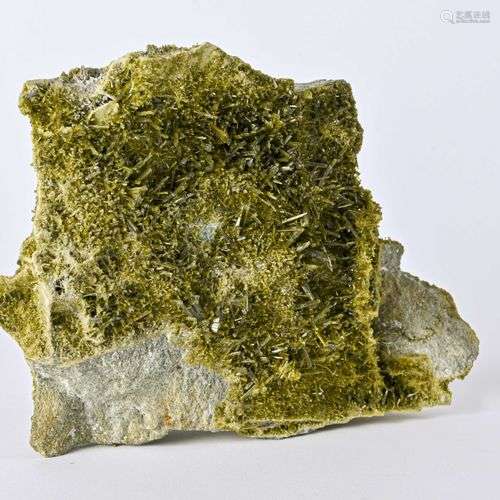 GRANDE EPIDOTE MASSIF DU TAILLEFER (22cm)