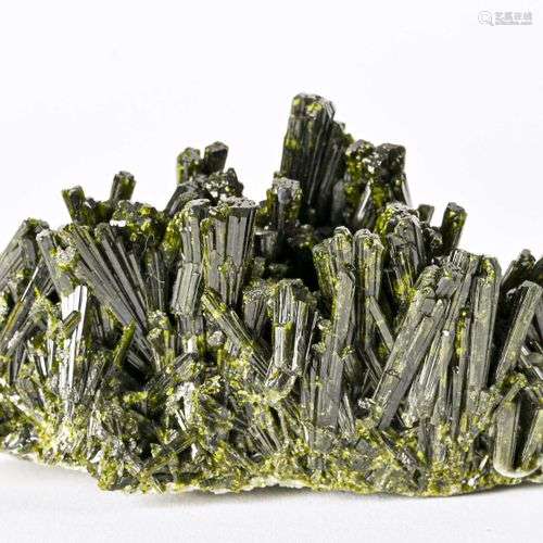 CLASSIQUE EPIDOTE LE CORNILLON OISANS (9cm)