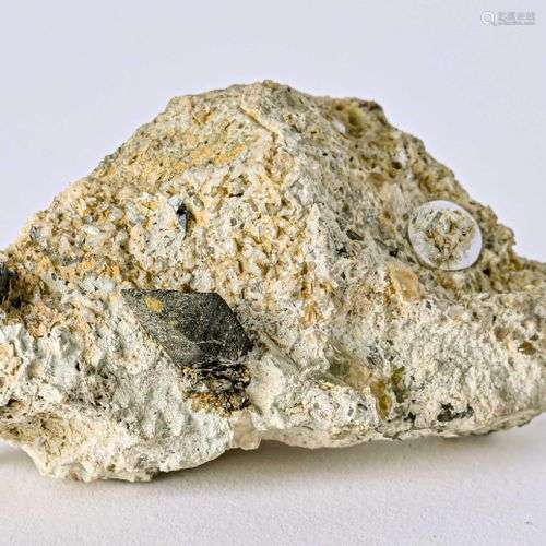 BEAU CRISTAL ANATASE (1cm) ET RUTILE COL DE LA MADELEINE (7c...