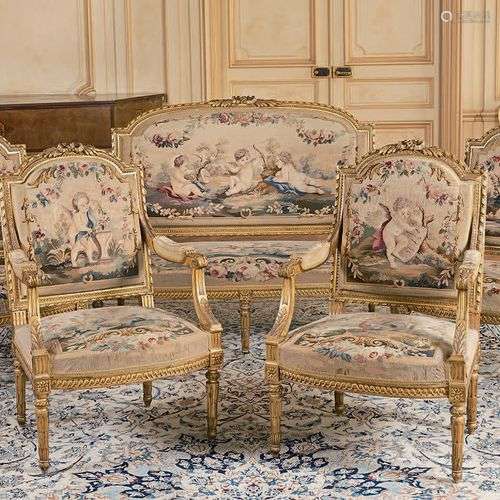 Mobilier de salon en hêtre mouluré, sculpté et dor…