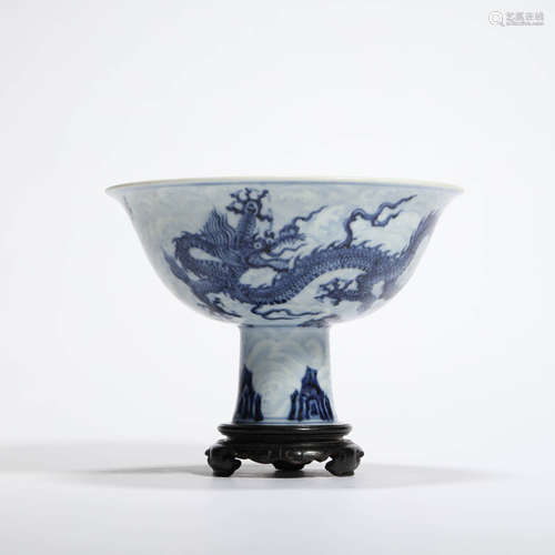 A Blue And White Dragon And Waves Stem Cup