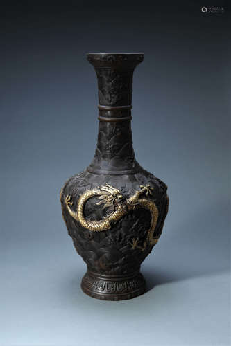 A Bronze Dragon Pattern Vase