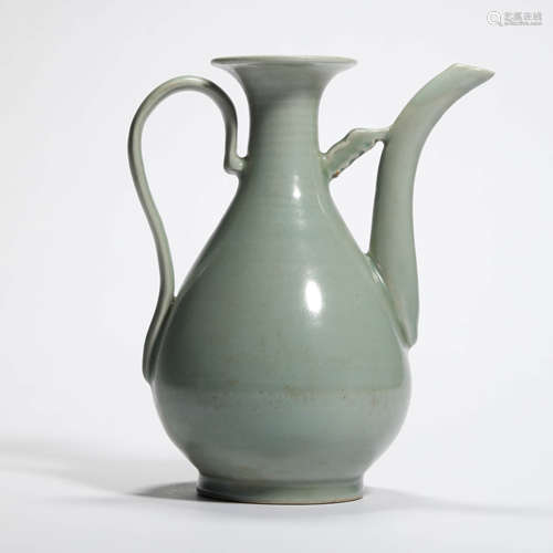 A Longquan Kiln Celadon-Glazed Ewer