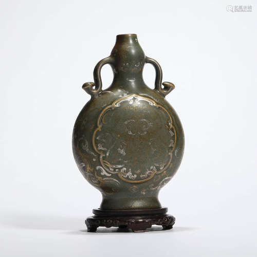 A Gilt Teadust Glaze Ruyi-Eared Vase