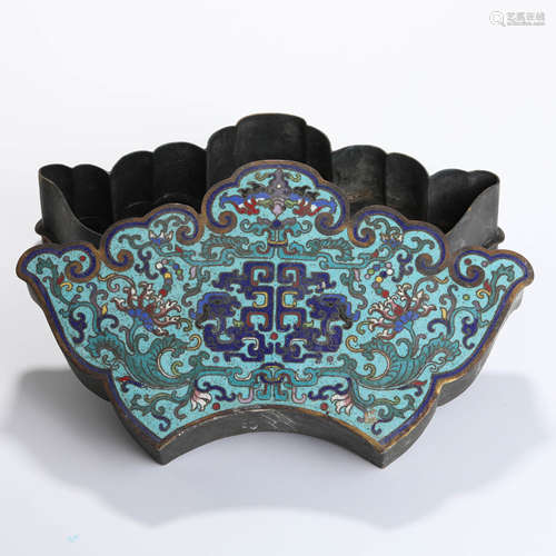 A Gilt Cloisonne Enamel Fan-Shaped Box And Cover