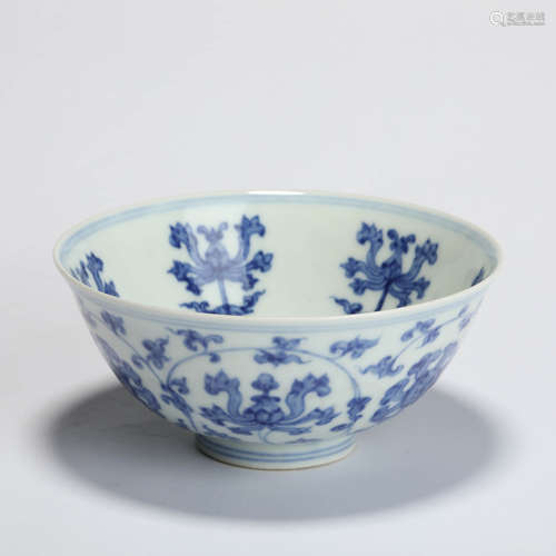 A Blue And White Interlocking Flowers Bowl