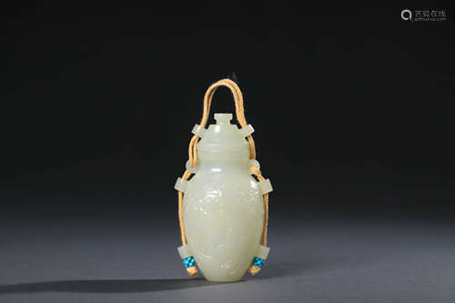 A Carved Hetian Jade Perfume Sachet