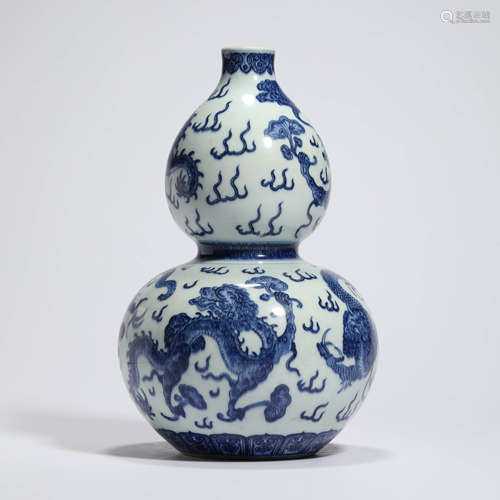 A Blue And White Dragon Double-Gourd-Shaped Vase