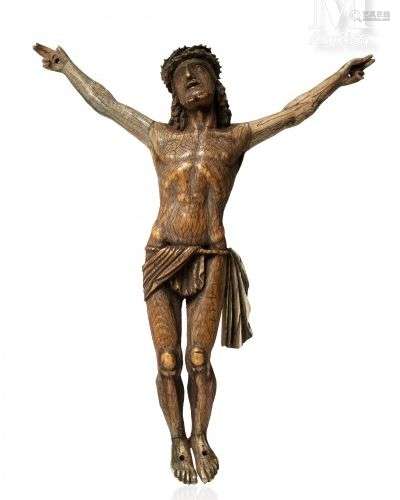 Christ en ivoire sculpté, figurée en vie, la tête dressée ve...