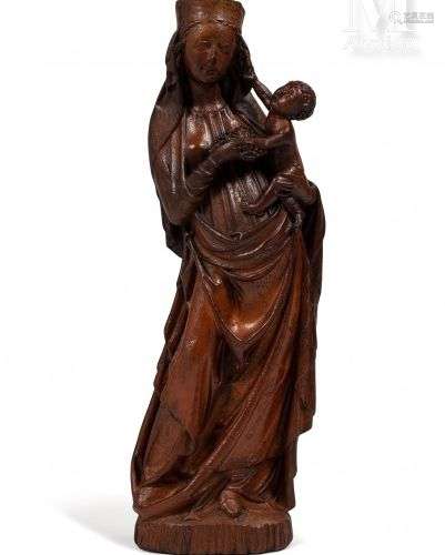 Vierge à l’Enfant tenant une grappe de raisins en bois, prun...