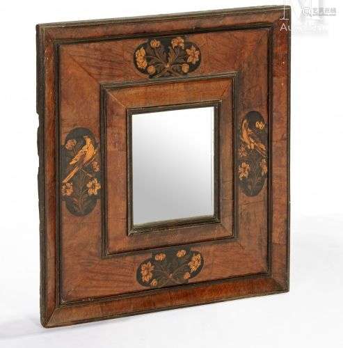 Miroir Huguenot de forme rectangulaire à décor marqueté de f...