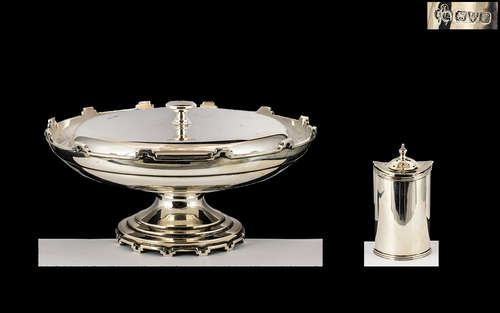 Walker & Hall Matched Sterling Silver Sweetmeat Pedestal Dis...