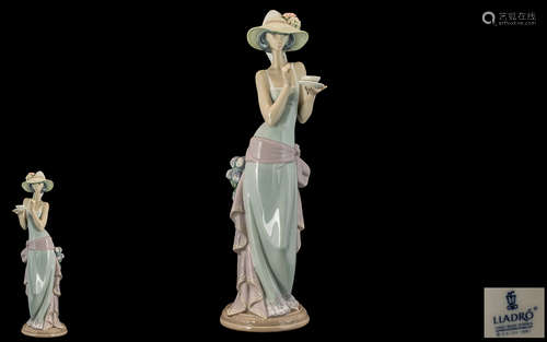 Lladro Superb Hand Painted Porcelain Figure ' Tea Time ' Mod...