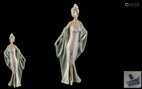 Lladro Hand Painted Porcelain Figurine ' Ladies of Fashion '...