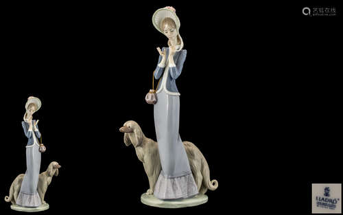 Lladro - Attractive and Tall Hand Painted Porcelain Figure '...