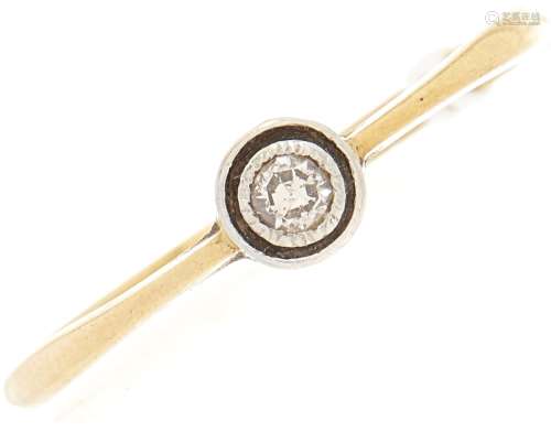 A diamond ring, in gold, 2.1g, size T