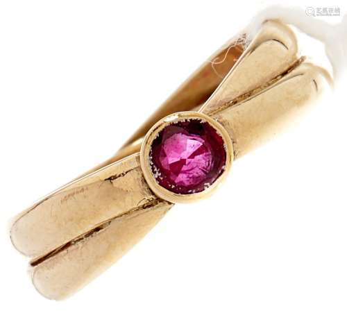 A ruby ring, in gold marked 9ct, 3.4g, size L