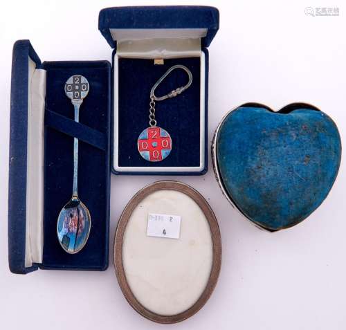An Edwardian heart shaped silver sleeved velvet trinket box ...
