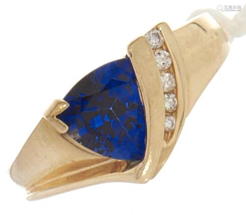 A sapphire and diamond ring, in gold marked 14k, 4.5g, size ...