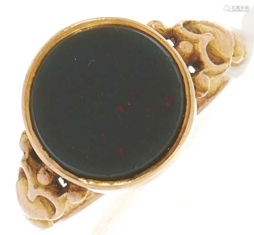 A bloodstone signet ring, adapted, in gold, 2.6g, size K