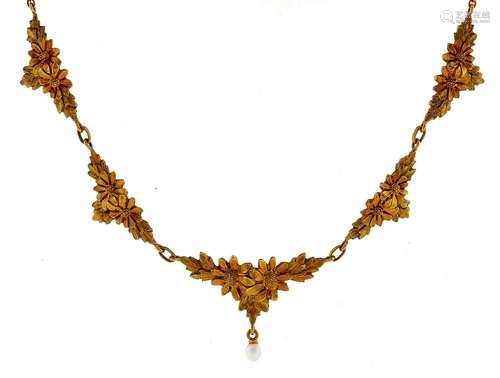 A gold necklace with seed pearl drop, 6.7g