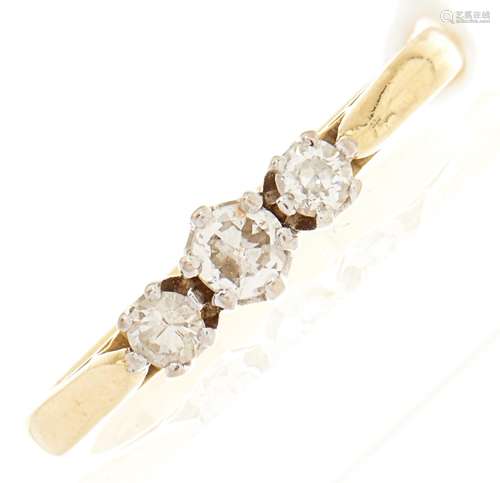 An 18ct gold diamond ring, 2.5g, size L