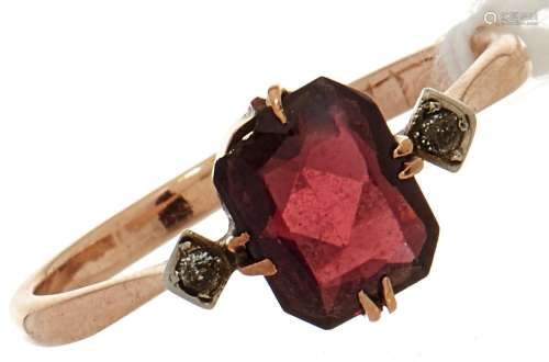 A garnet and diamond ring, in gold marked 9ct, 1.0g, size p
