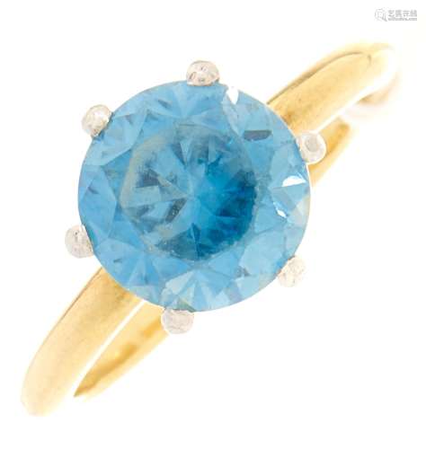 A zircon ring, in gold, 4.1g, size I