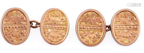 A pair of 9ct gold cuff links, 3.6g