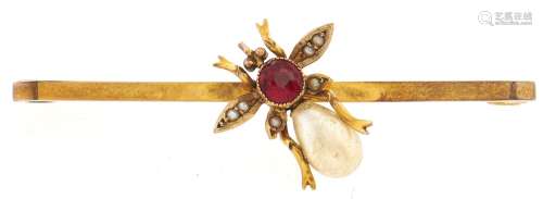 A gem set gold bee brooch, marked 9ct, 2.5g